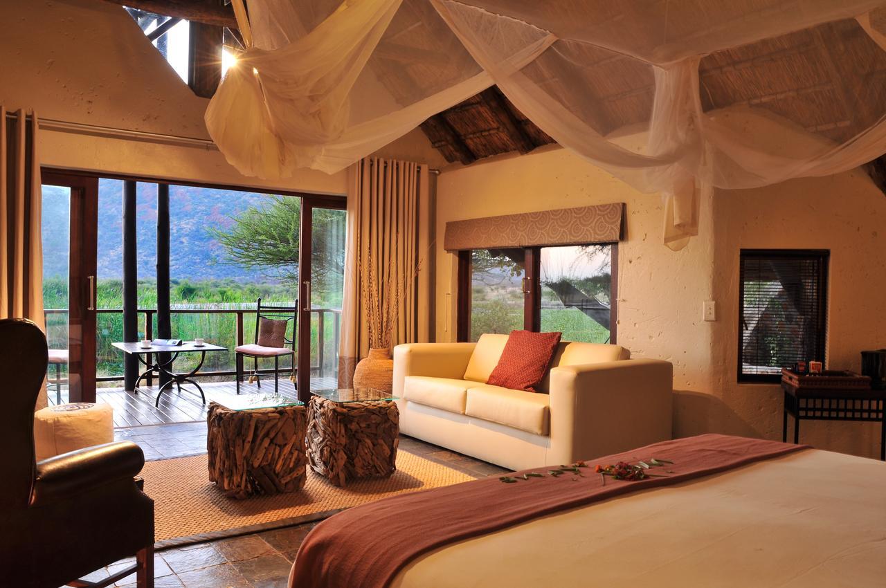 Tau Game Lodge Заповедник Мадикве Экстерьер фото