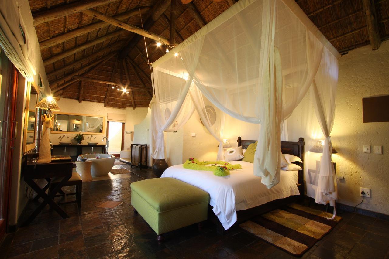 Tau Game Lodge Заповедник Мадикве Экстерьер фото