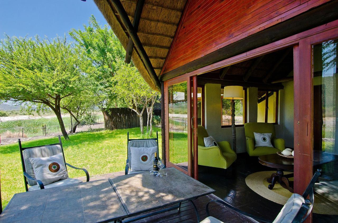 Tau Game Lodge Заповедник Мадикве Экстерьер фото