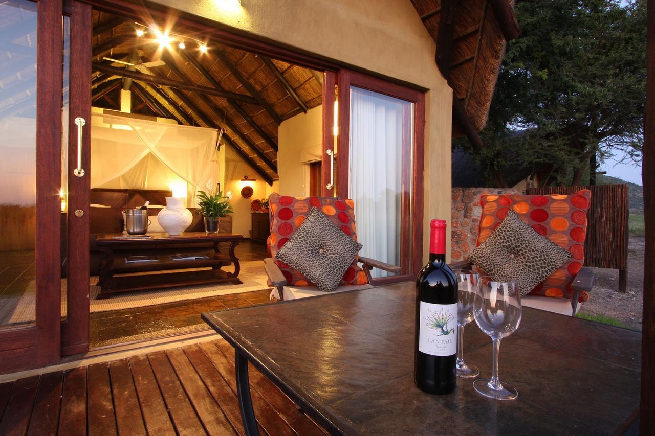 Tau Game Lodge Заповедник Мадикве Экстерьер фото