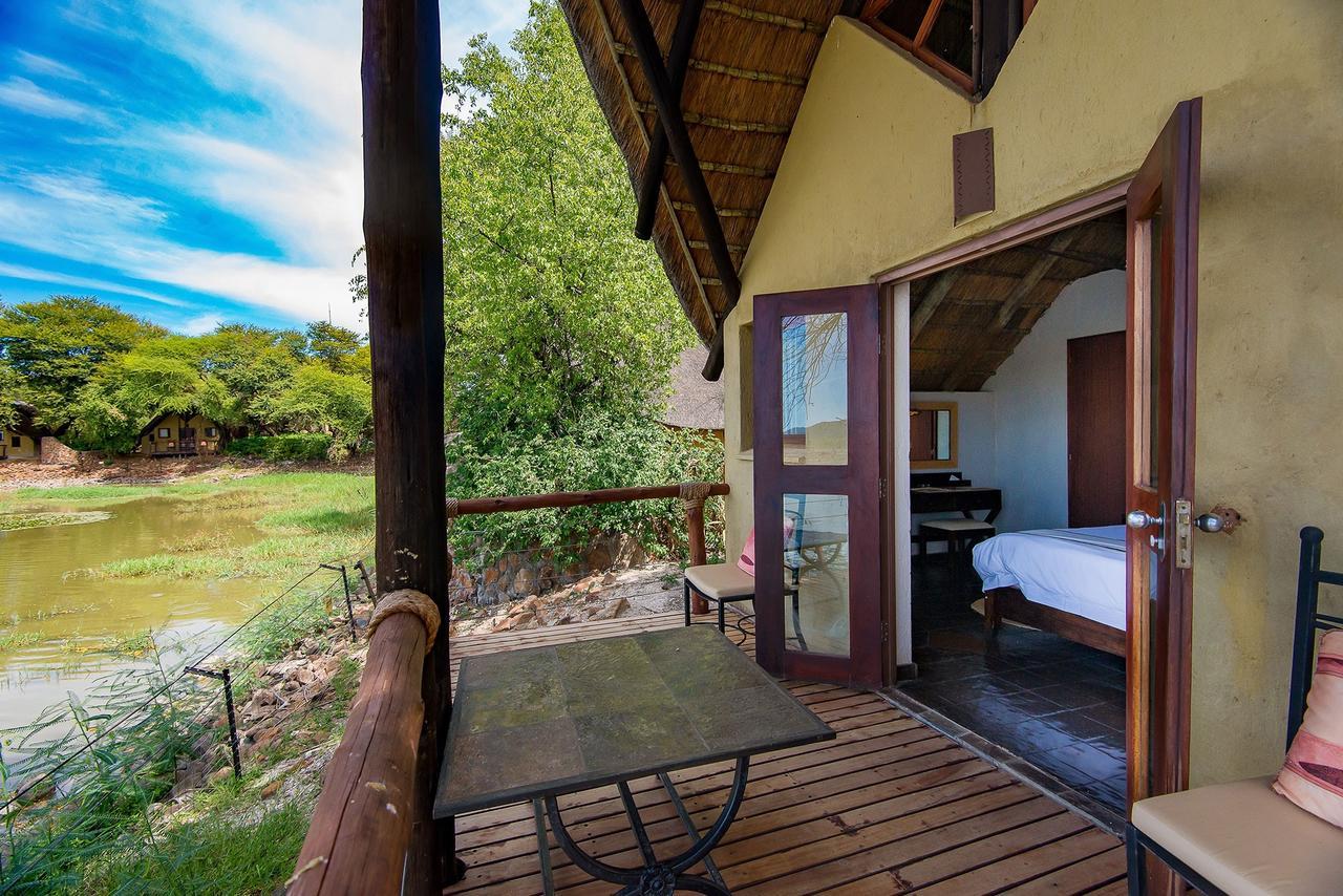 Tau Game Lodge Заповедник Мадикве Экстерьер фото