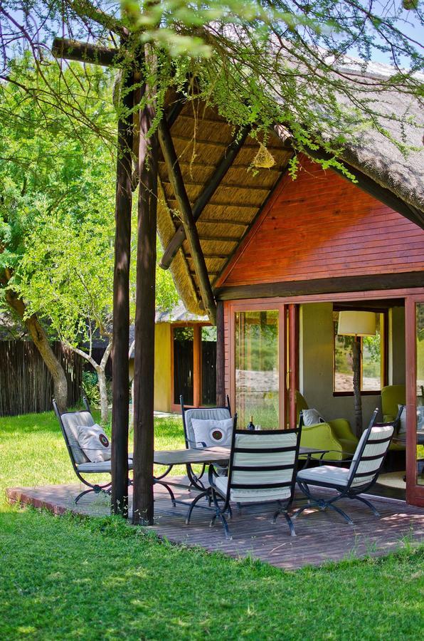 Tau Game Lodge Заповедник Мадикве Экстерьер фото