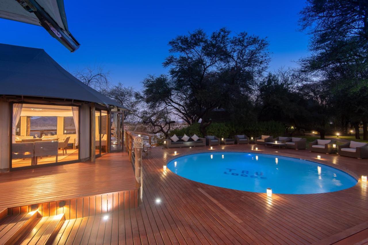 Tau Game Lodge Заповедник Мадикве Экстерьер фото
